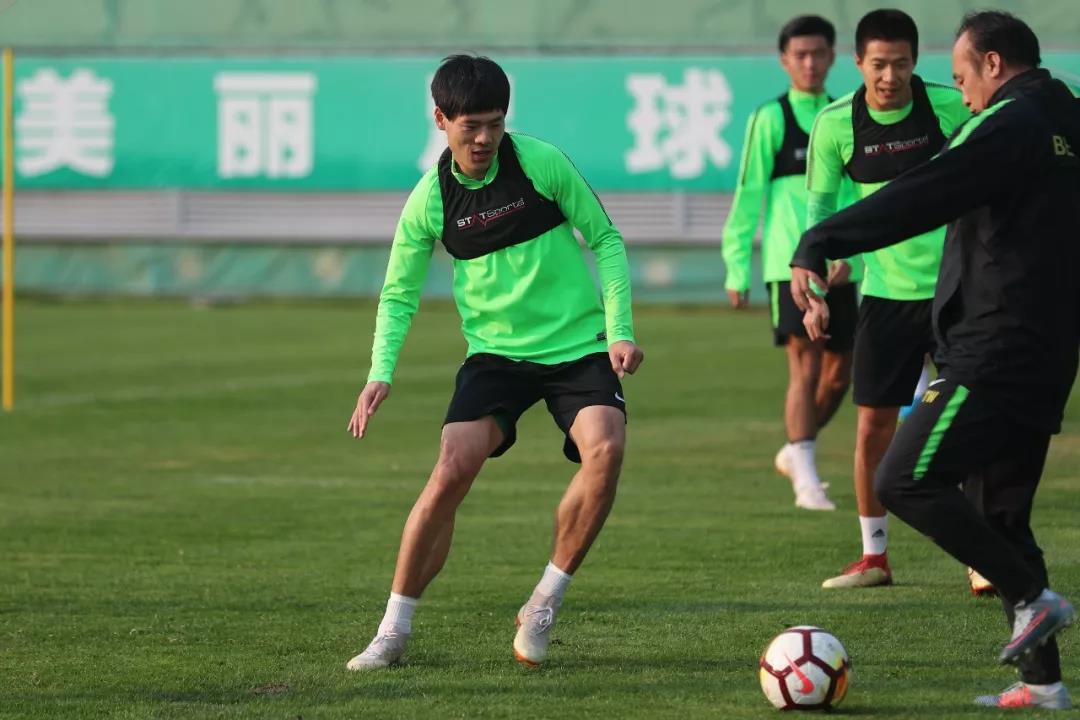 kaiyun体育app清晨体能课后；巴塞罗那外线爆发备战欧篮联；目标明确；训练强度明显提升的简单介绍